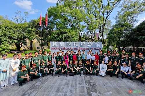 Sĩ quan trẻ Việt Nam và Trung Quốc thăm Trường Đại học Sư phạm Quảng Tây, Trung Quốc